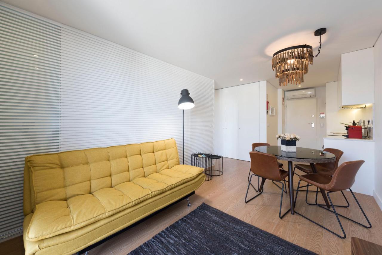 Lovelystay - Central Flat W/ Ac & Balcony ปอร์โต ภายนอก รูปภาพ